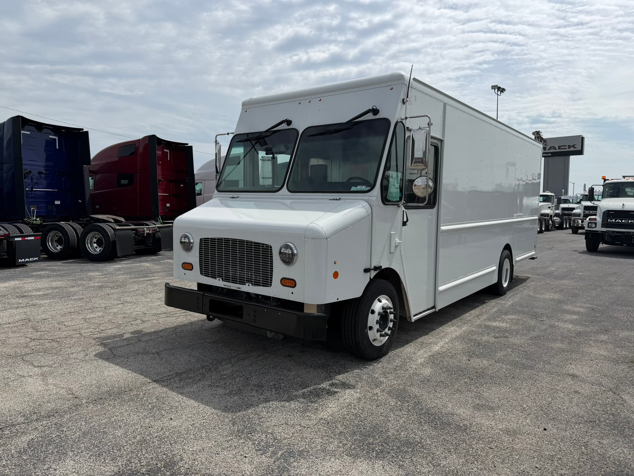 2025 Harbinger S534 - Photo 1