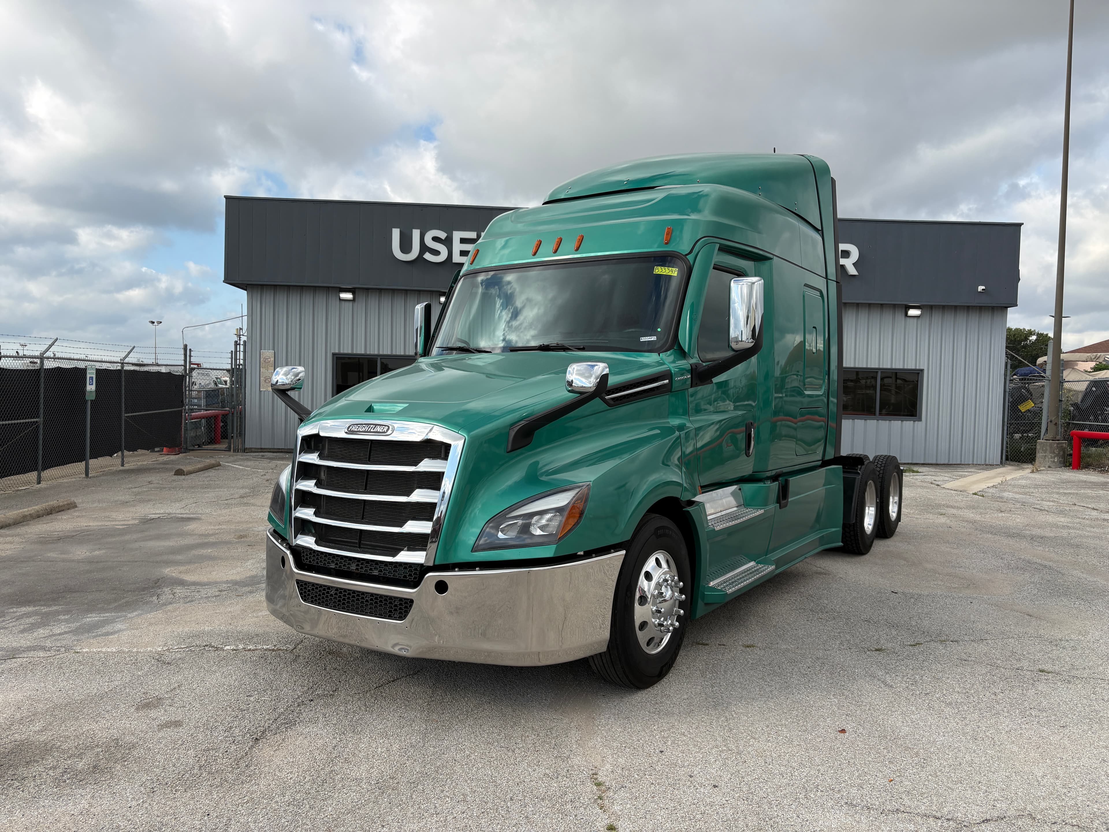 2023 Freightliner CASCADIA 126 - Photo 1