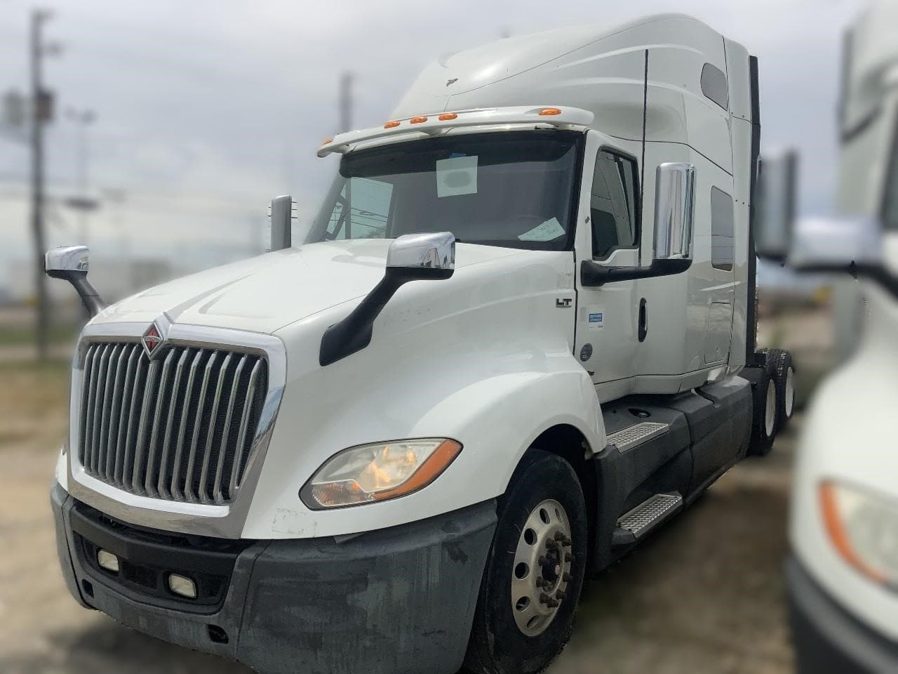 2018 International LT - Photo 1